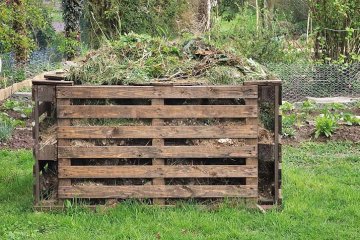 Dřevěný kompostér